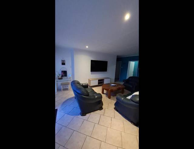 2 BEDROOM PROPERTY TO RENT IN WAVECREST